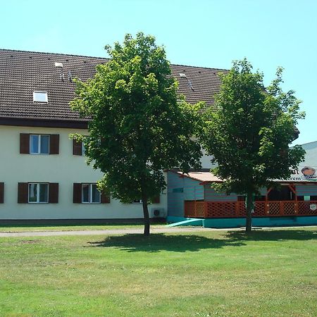 Hotel Termal Tiszaújváros Extérieur photo
