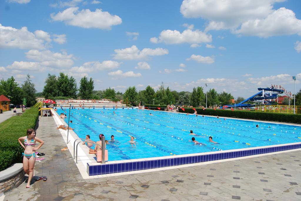 Hotel Termal Tiszaújváros Extérieur photo