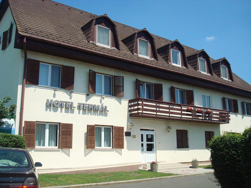 Hotel Termal Tiszaújváros Extérieur photo