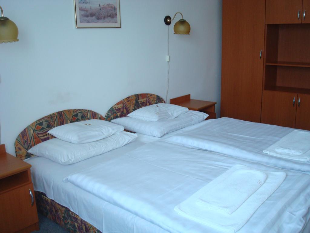 Hotel Termal Tiszaújváros Chambre photo
